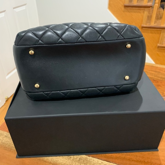 CHANEL Lambskin Quilted Trendy CC Bowling Bag Black Gold Hardware classic - Picture 11 of 16